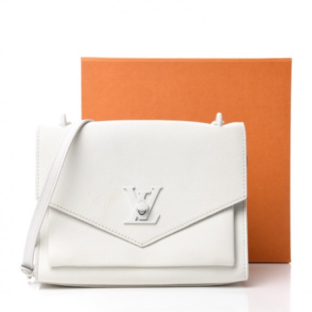 My lock me chain bag in WHITE